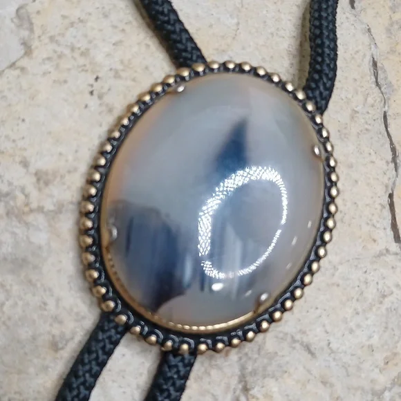 Vintage Bolo Necklace Gray Agate Natural Stone